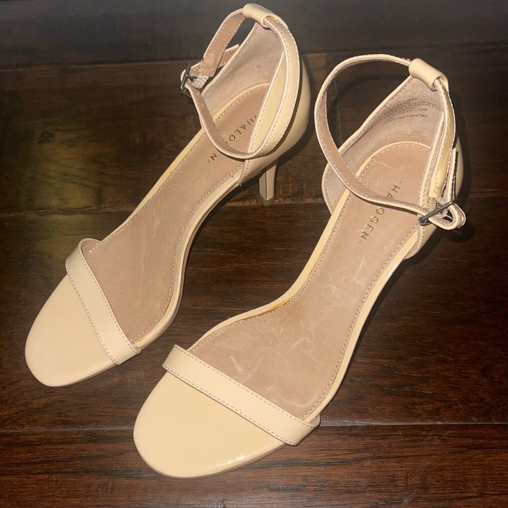 Halogen Women's Cream Ankle Strap Heels